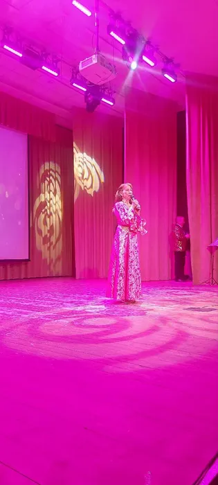 photo_5285420942857278927_y