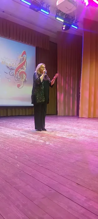 photo_5285420942857278940_y