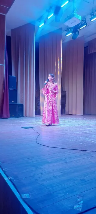 photo_5285420942857278921_y