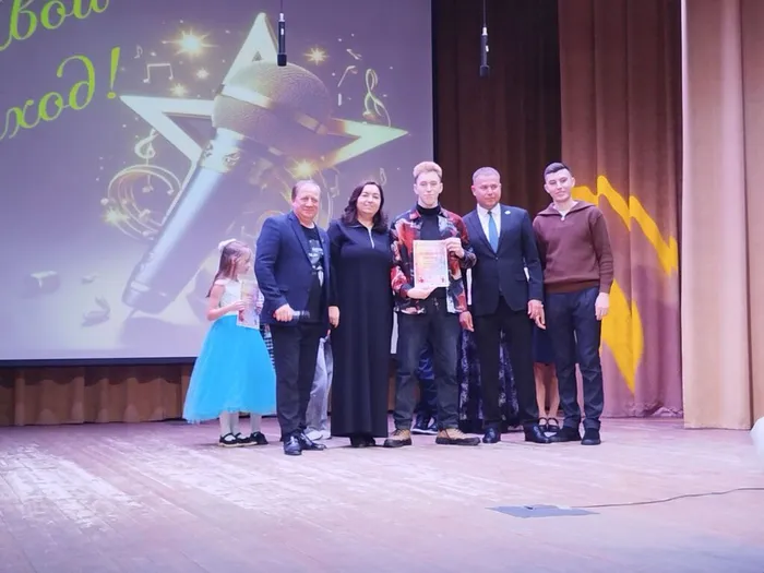 photo_5469691974911725843_y