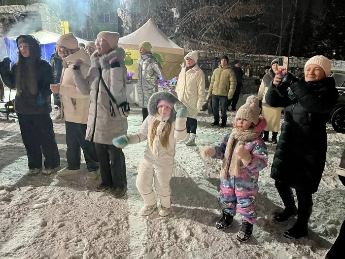 photo_5355023619488156907_y