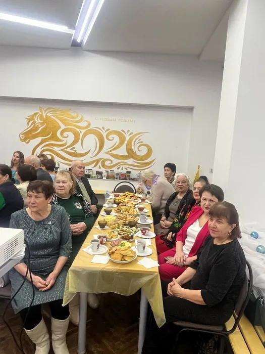 photo_5334646615303721512_y