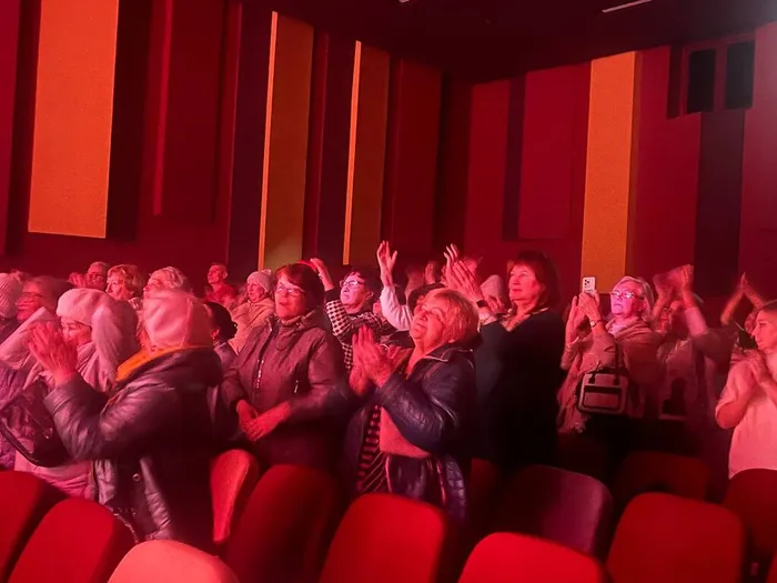 photo_5269400886641888081_y