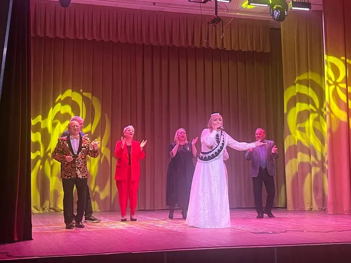 photo_5269400886641888079_y