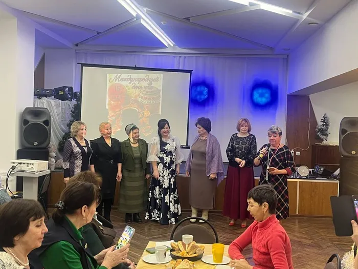 photo_5334646615303721475_y