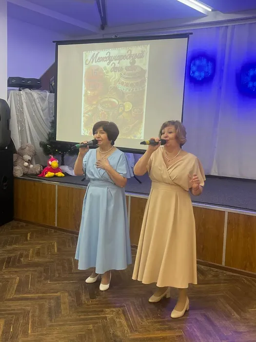 photo_5334646615303721468_y