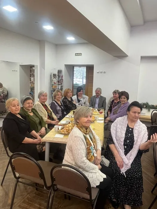 photo_5334646615303721520_y