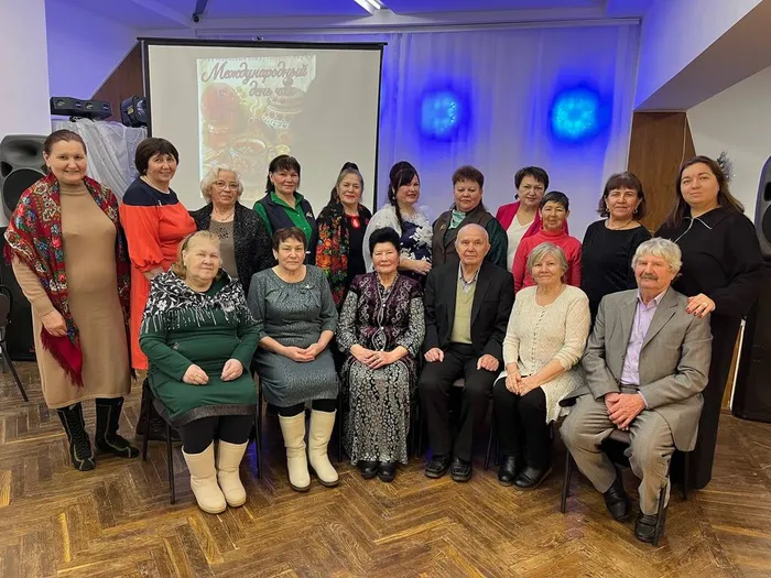 photo_5334646615303721444_y