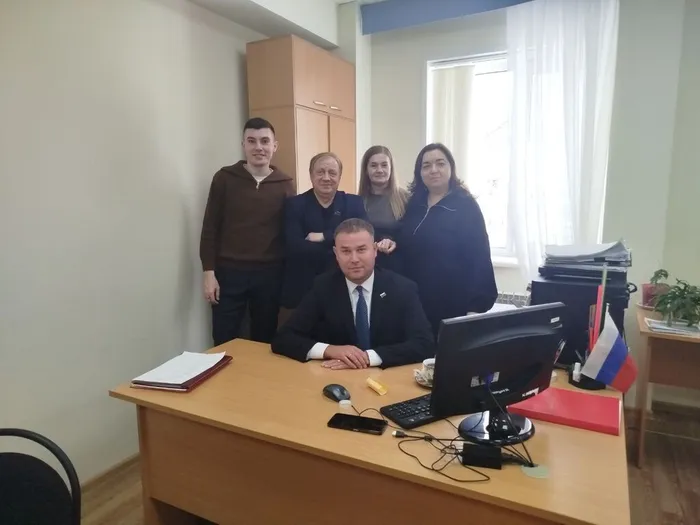 photo_5469691974911725955_y