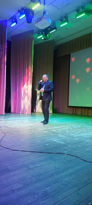 photo_5285420942857279011_y